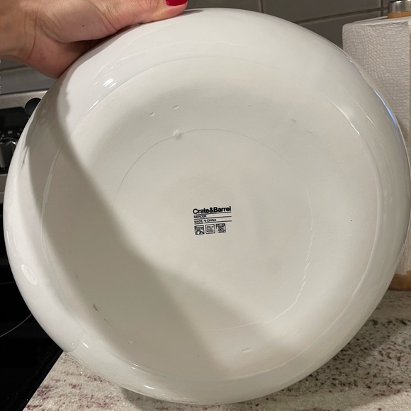 *SOLD* CRATE & BARREL White Porcelain Serving Bowl - Fruit Bowl - Picture 5 of 5